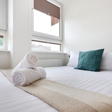 Hill House Holiday Apartments 伯恩茅斯 外观 照片