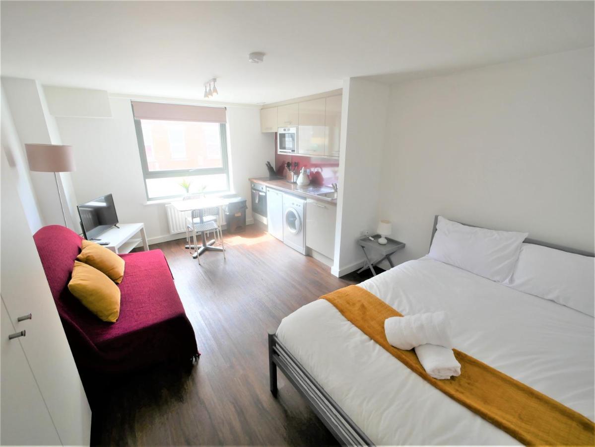 Hill House Holiday Apartments 伯恩茅斯 外观 照片