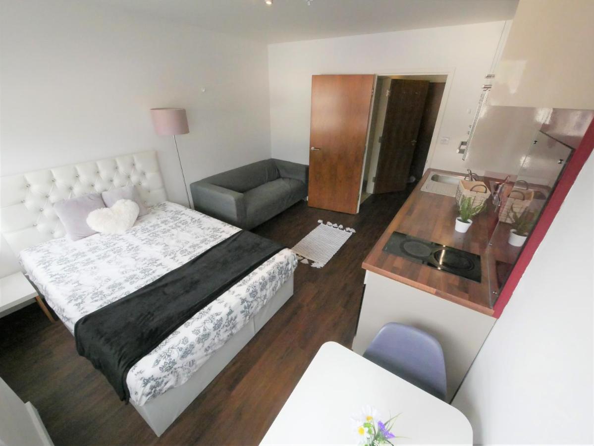Hill House Holiday Apartments 伯恩茅斯 外观 照片