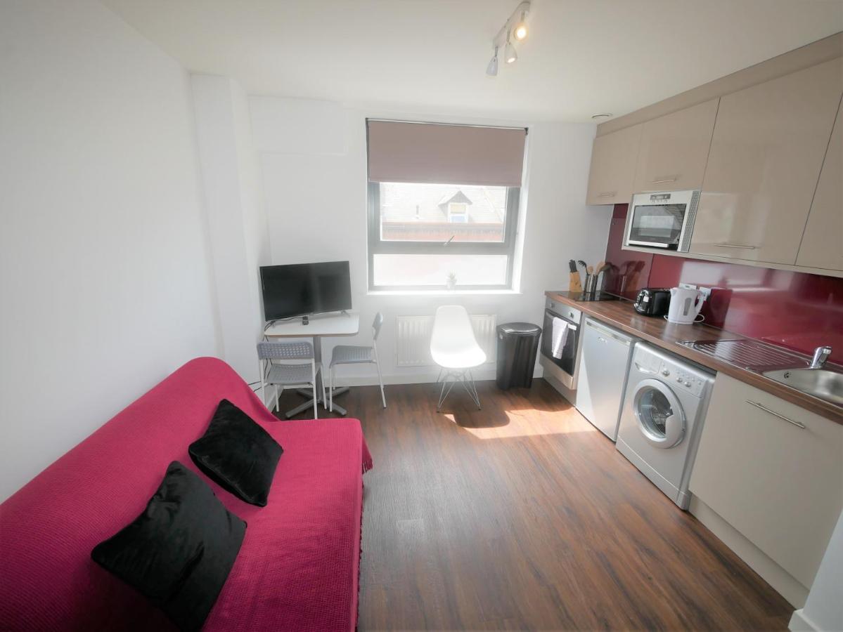 Hill House Holiday Apartments 伯恩茅斯 外观 照片