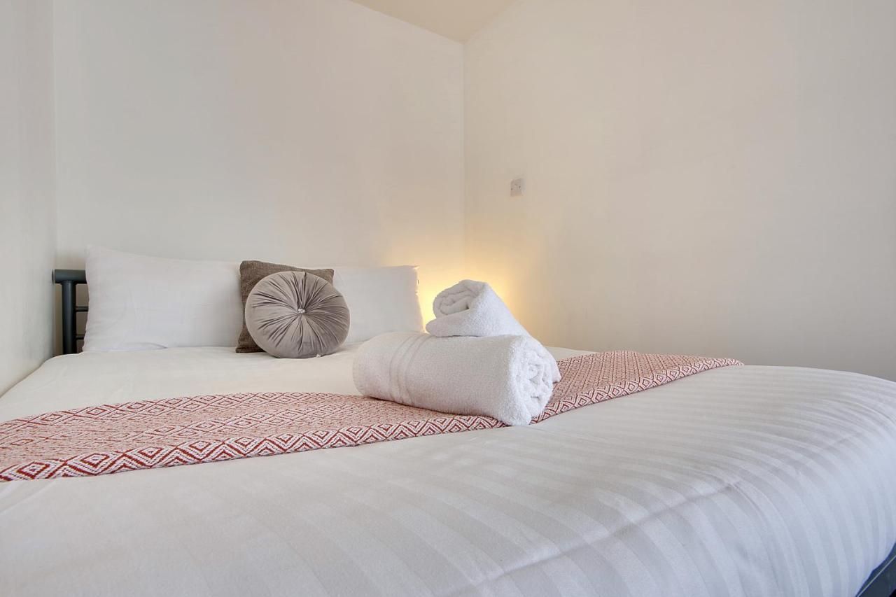 Hill House Holiday Apartments 伯恩茅斯 外观 照片
