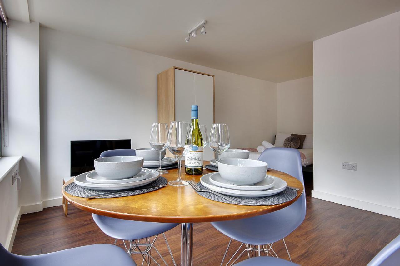 Hill House Holiday Apartments 伯恩茅斯 外观 照片