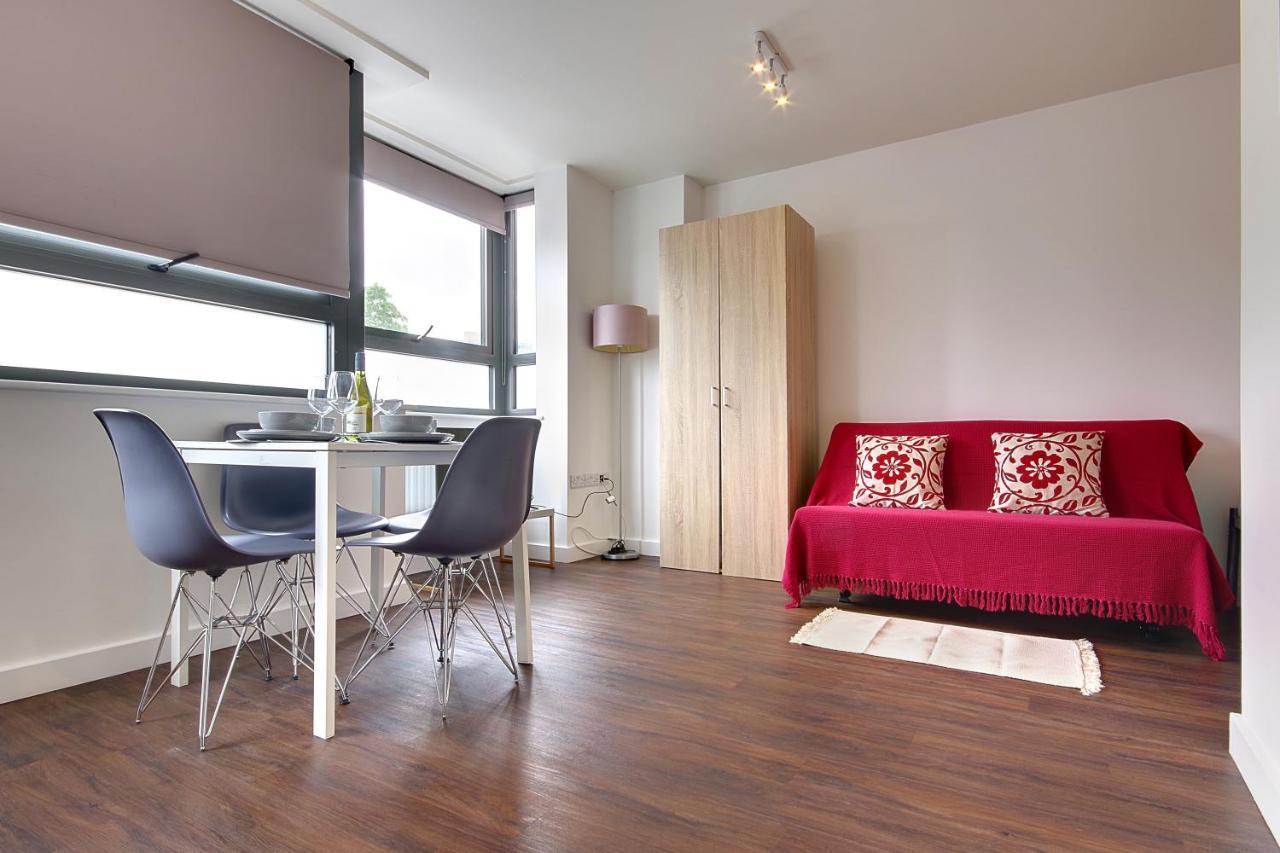 Hill House Holiday Apartments 伯恩茅斯 外观 照片