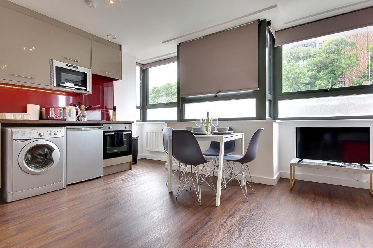 Hill House Holiday Apartments 伯恩茅斯 外观 照片