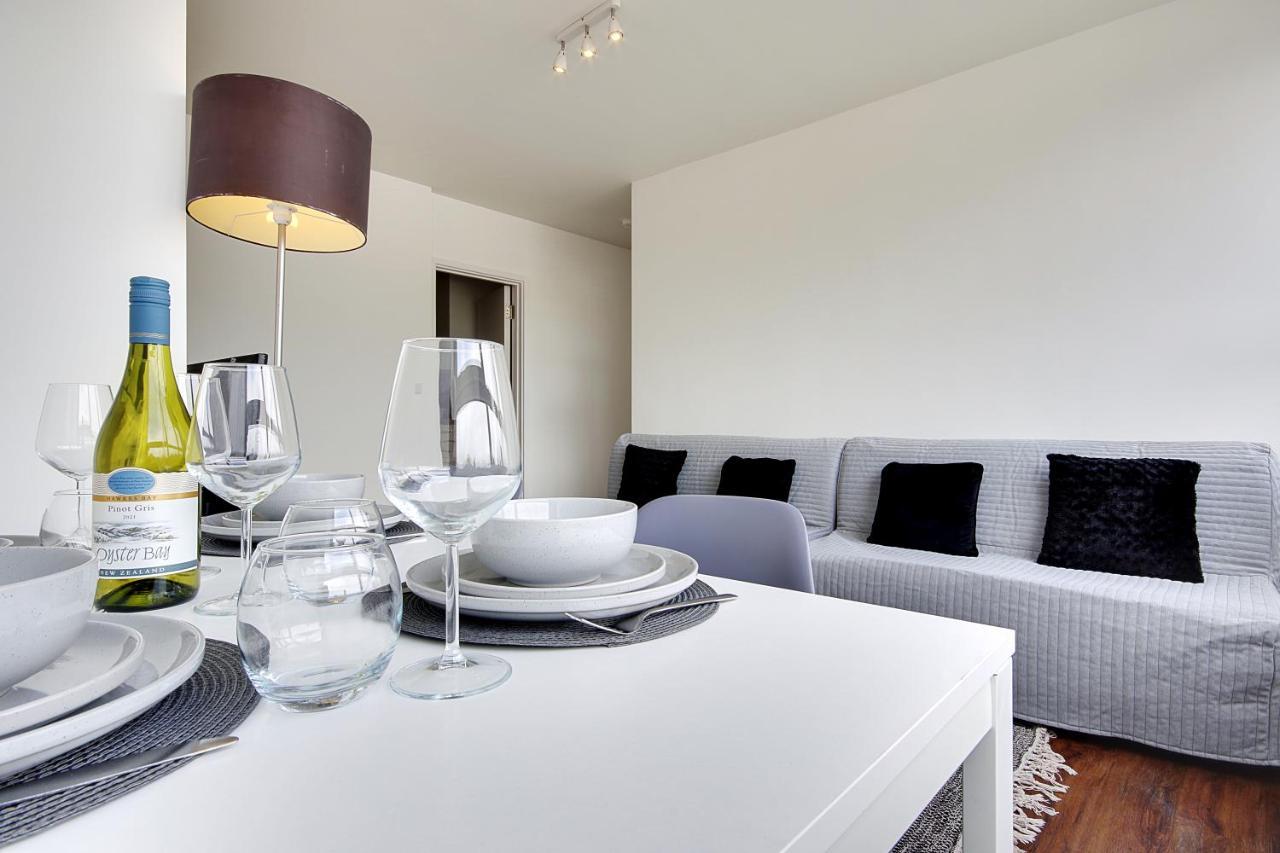 Hill House Holiday Apartments 伯恩茅斯 外观 照片