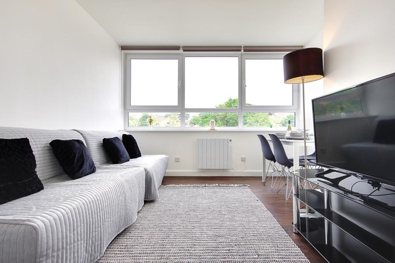 Hill House Holiday Apartments 伯恩茅斯 外观 照片