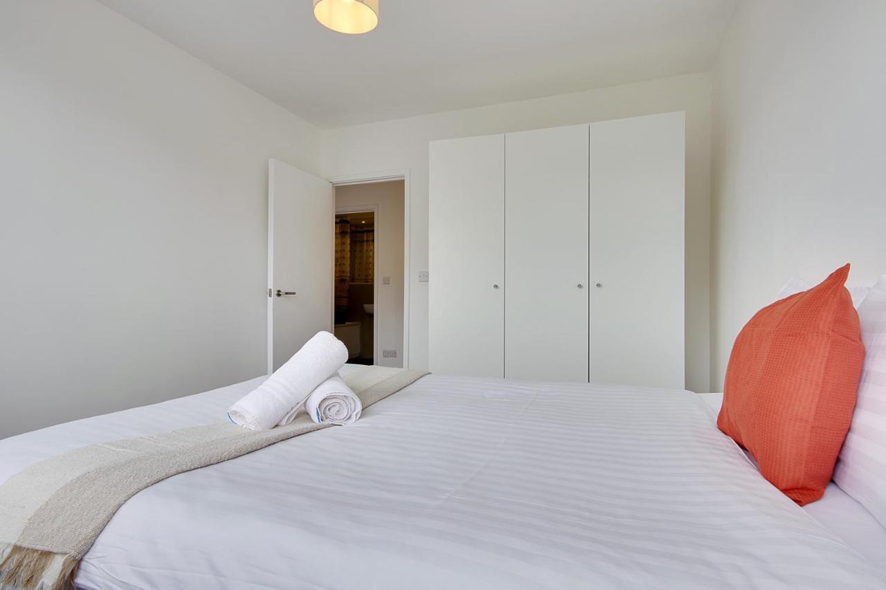 Hill House Holiday Apartments 伯恩茅斯 外观 照片