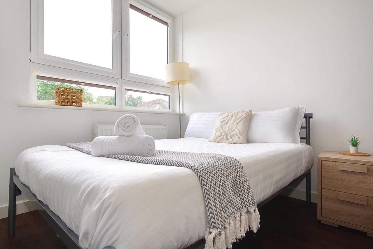 Hill House Holiday Apartments 伯恩茅斯 外观 照片