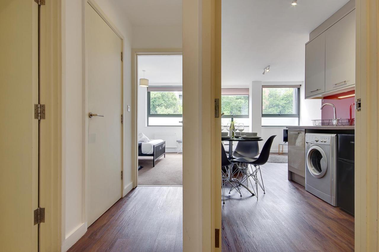 Hill House Holiday Apartments 伯恩茅斯 外观 照片