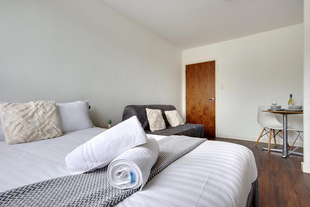 Hill House Holiday Apartments 伯恩茅斯 外观 照片