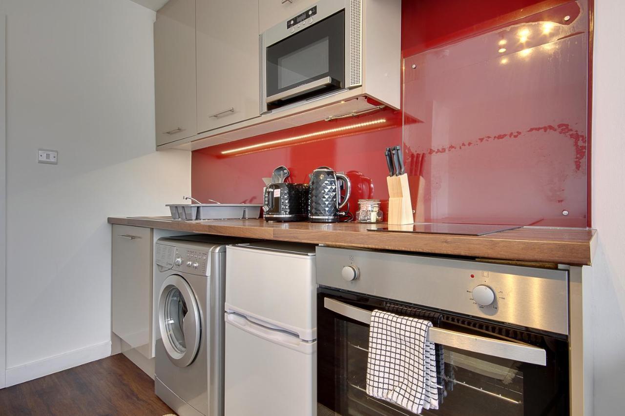 Hill House Holiday Apartments 伯恩茅斯 外观 照片