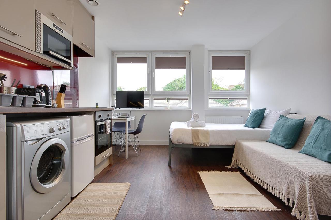 Hill House Holiday Apartments 伯恩茅斯 外观 照片